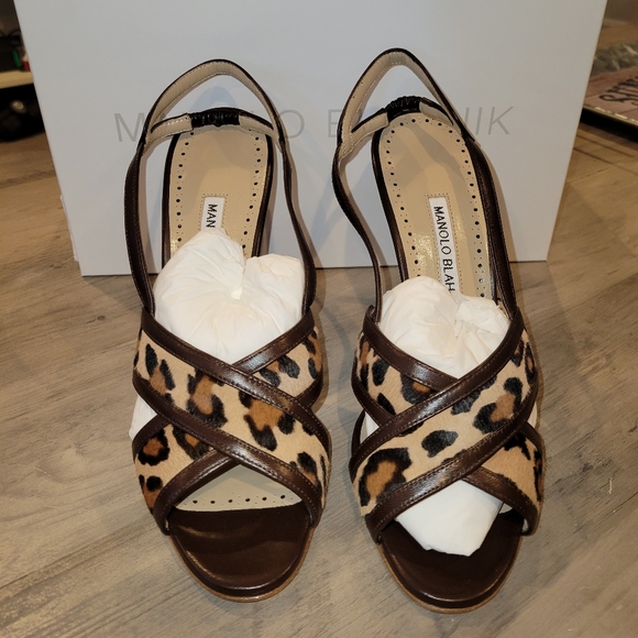 Manolo Blahnik pelicana leopard sandal heels - Picture 2 of 9